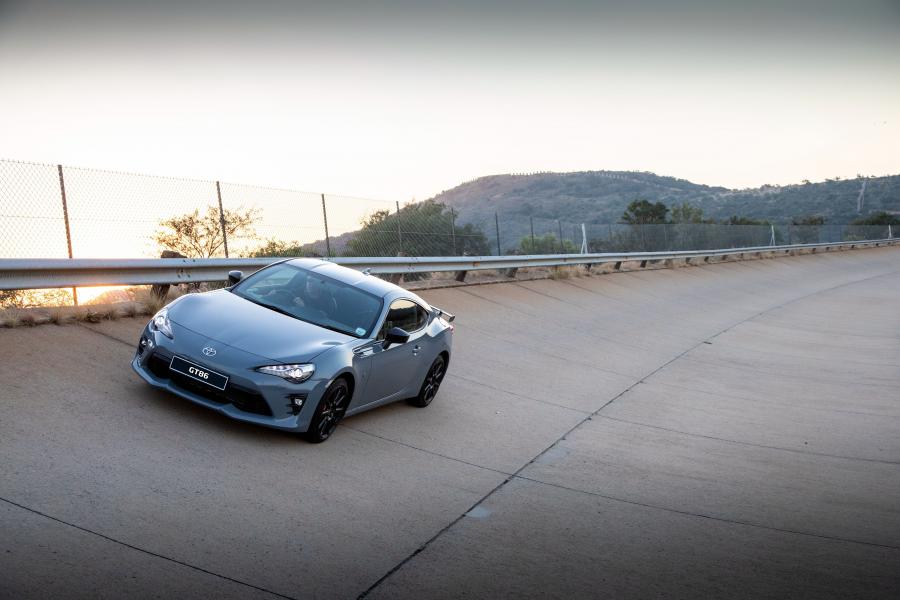  Toyota GT 86 2018 года  (ZA) (фото 13 из 19)